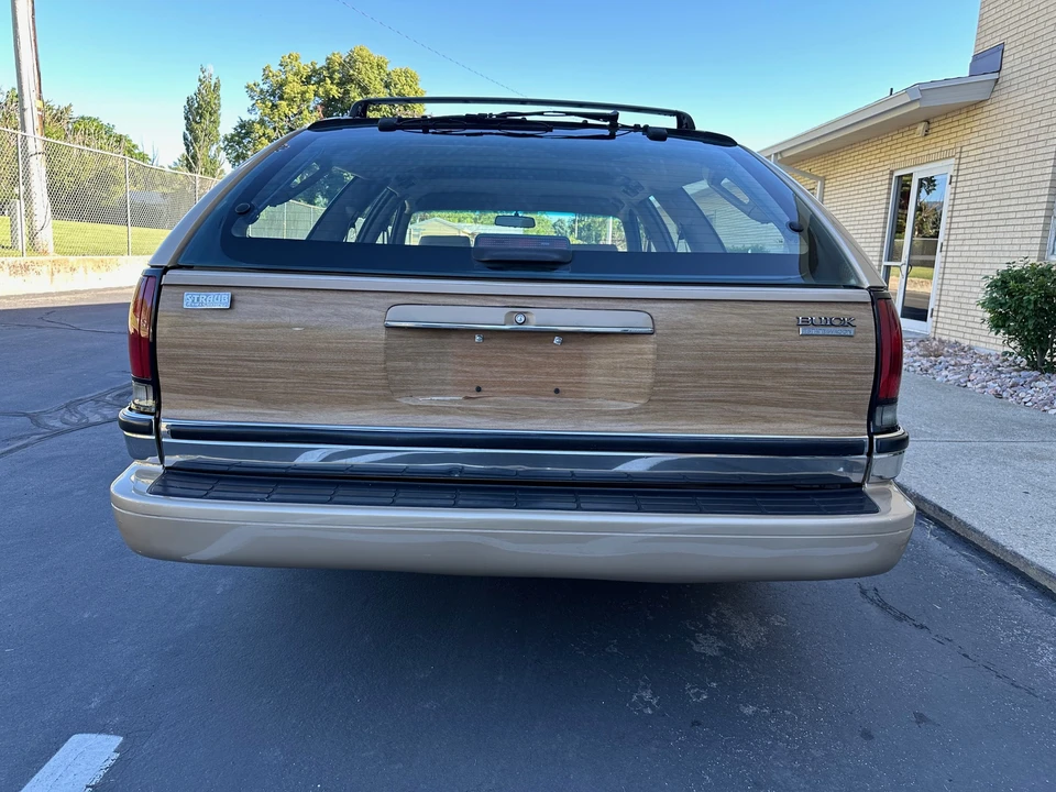 1996 Buick Roadmaster - Image 29 of 31