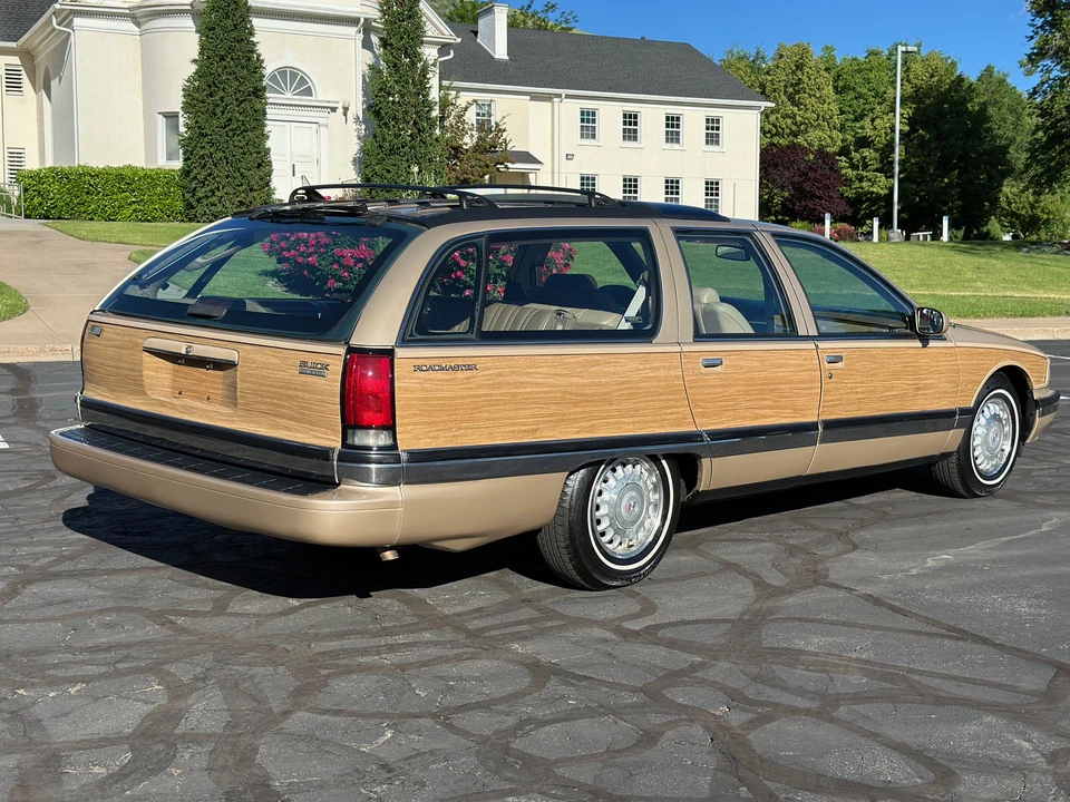 1996 Buick Roadmaster - Image 21 of 31