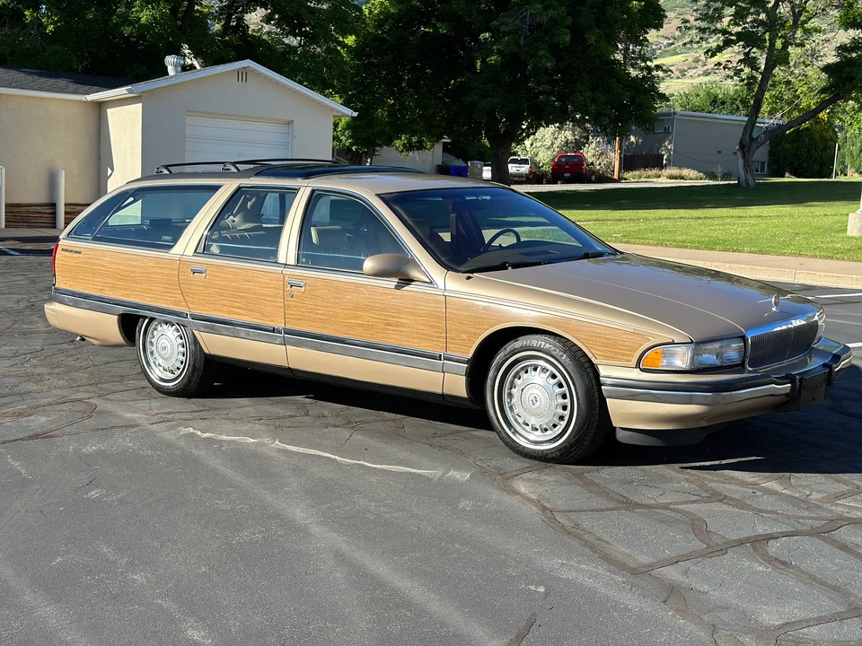 1996 Buick Roadmaster - Image 2 of 31