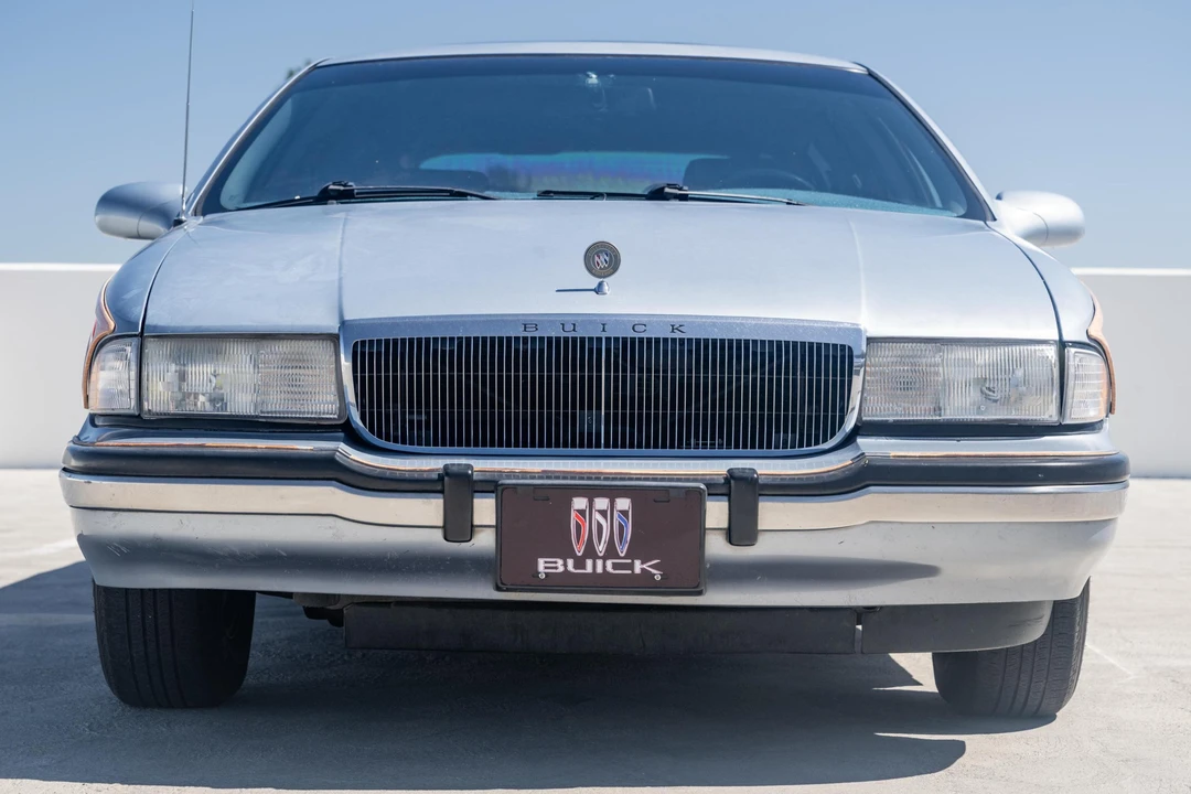 1996 Buick Roadmaster - Image 2 of 31