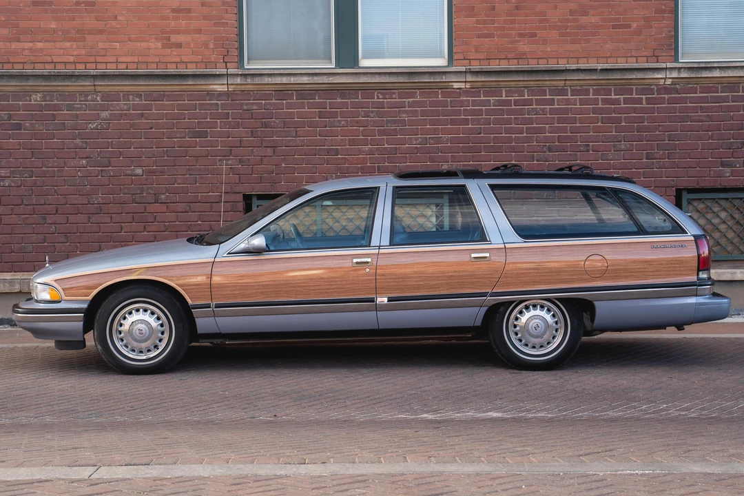 1996 Buick Roadmaster - Image 3 of 31