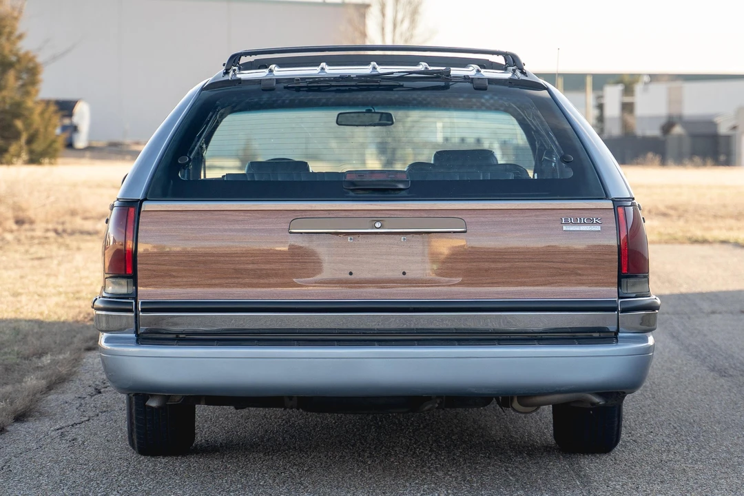 1996 Buick Roadmaster - Image 5 of 31