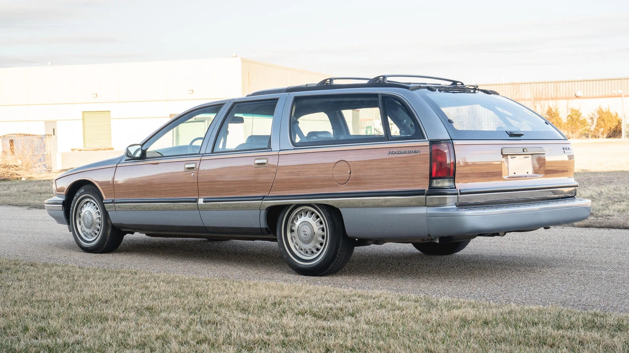 1996 Buick Roadmaster - Image 9 of 31