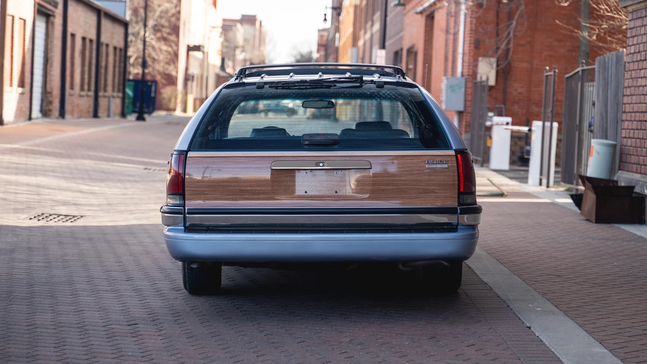 1996 Buick Roadmaster - Image 11 of 31