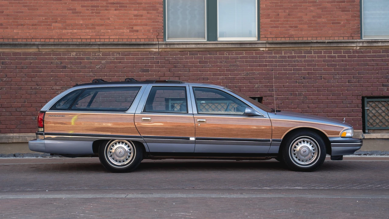 1996 Buick Roadmaster - Image 13 of 31