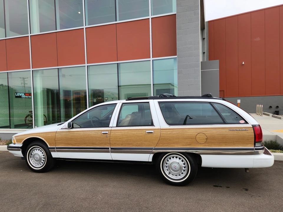 1996 Buick Roadmaster - Image 24 of 31