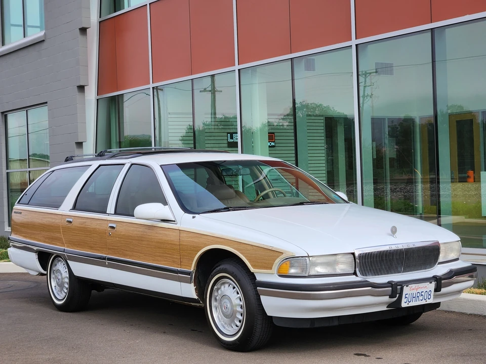 1996 Buick Roadmaster - Image 9 of 31