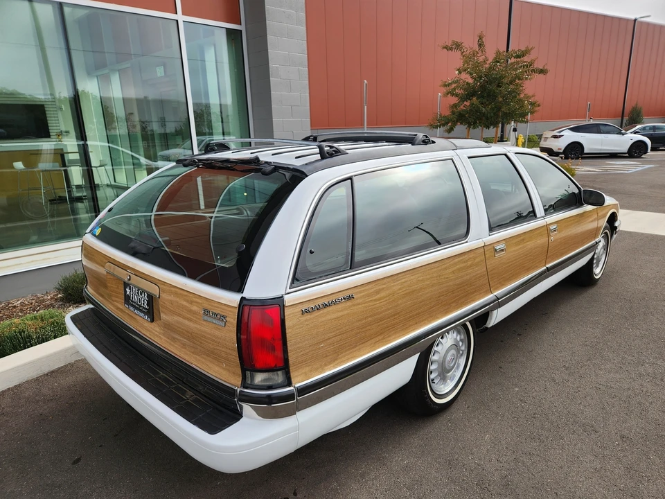 1996 Buick Roadmaster - Image 17 of 31