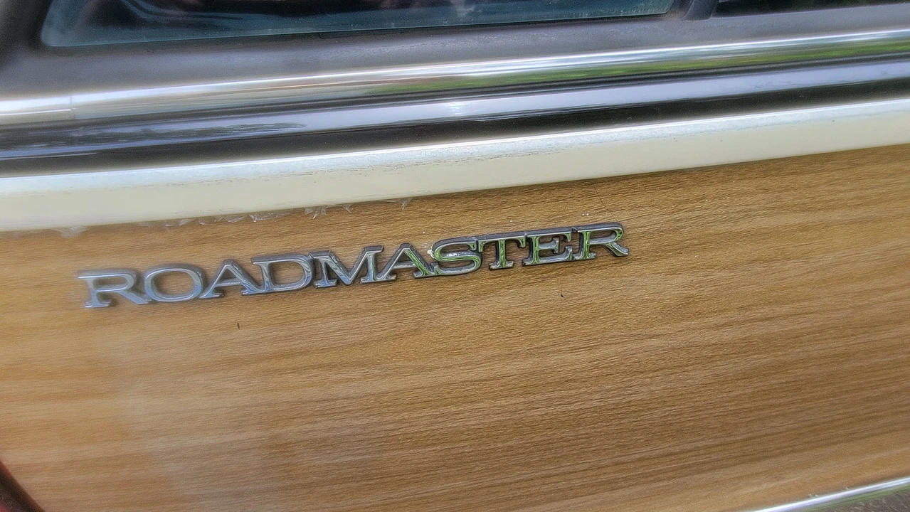 1996 Buick Roadmaster - Image 13 of 31