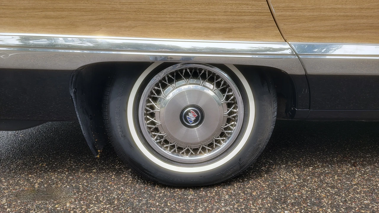 1996 Buick Roadmaster - Image 28 of 31
