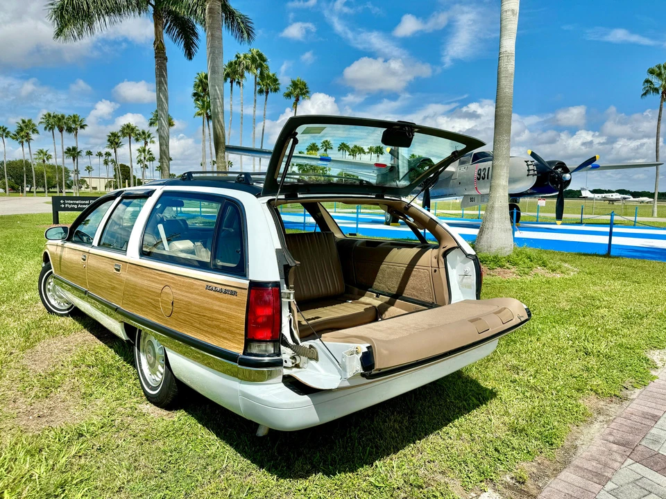 1996 Buick Roadmaster - Image 12 of 31