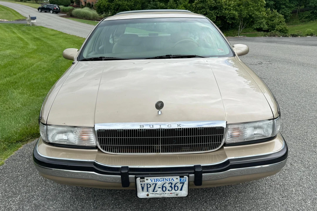 1996 Buick Roadmaster - Image 2 of 31