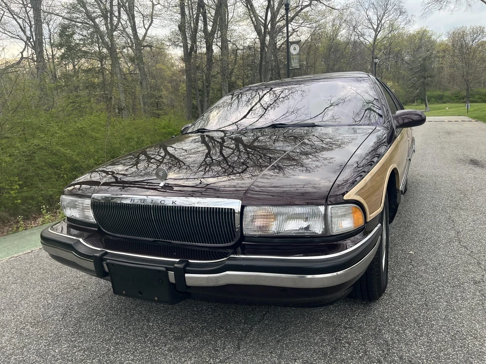 1996 Buick Roadmaster - Image 2 of 31