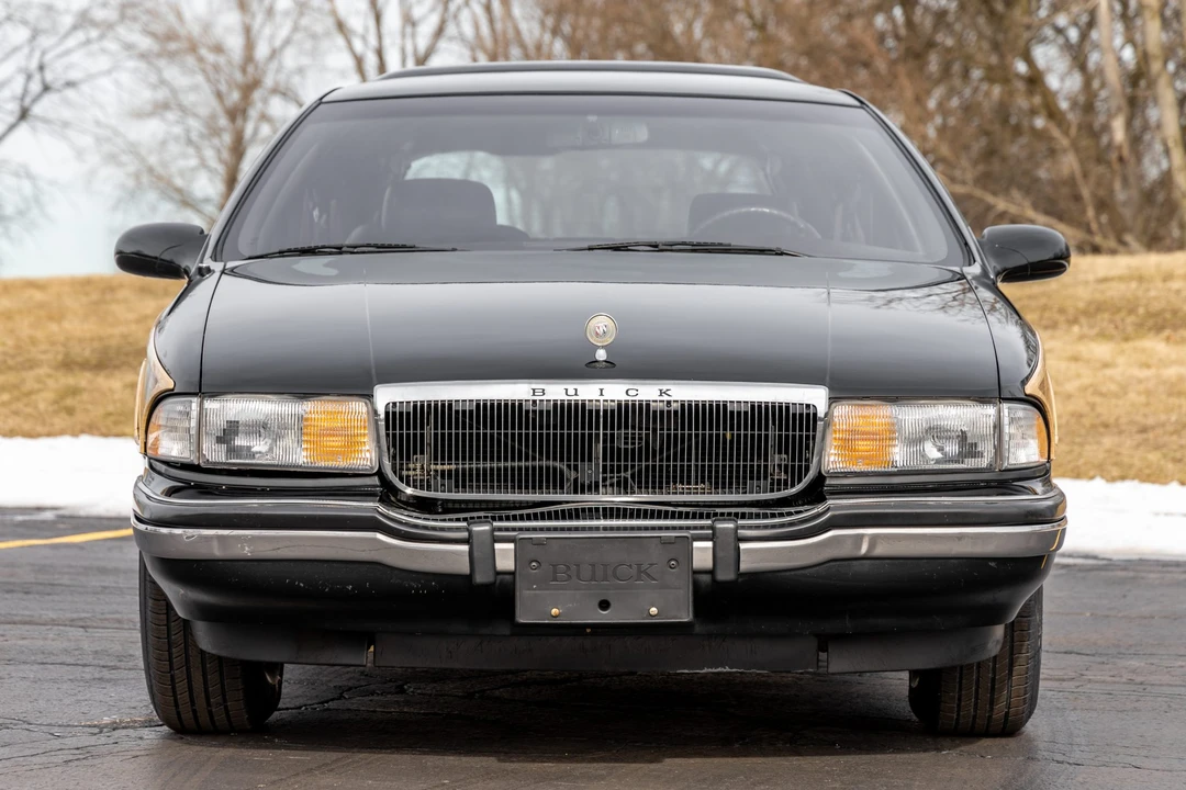 1996 Buick Roadmaster - Image 3 of 31