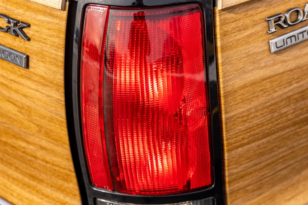 1996 Buick Roadmaster - Image 27 of 31