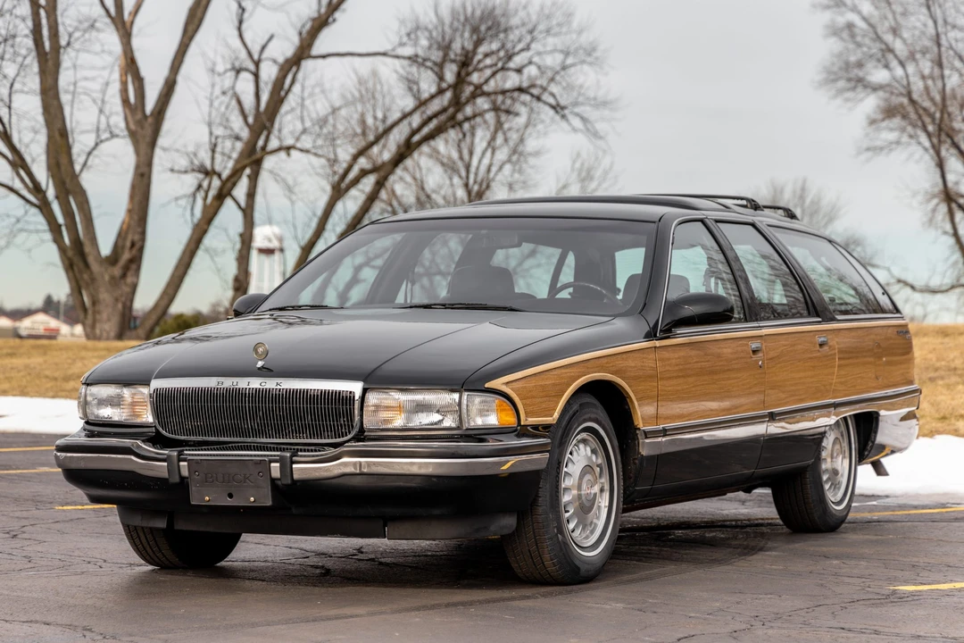 1996 Buick Roadmaster - Image 2 of 31