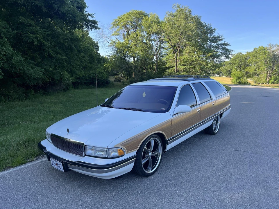 1996 Buick Roadmaster - Image 2 of 31