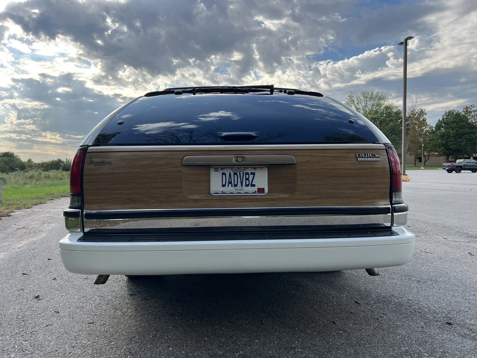 1996 Buick Roadmaster - Image 11 of 31