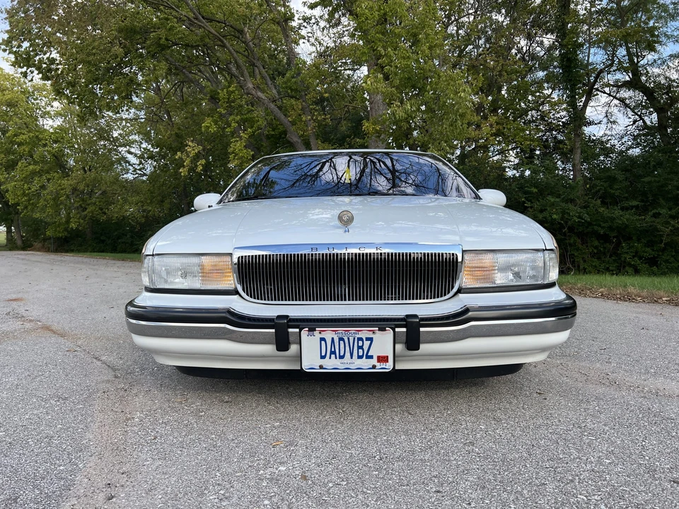 1996 Buick Roadmaster - Image 4 of 31