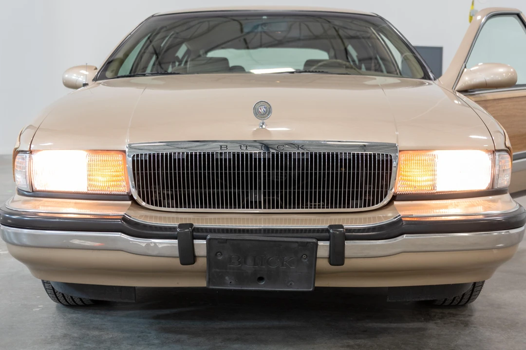 1996 Buick Roadmaster - Image 11 of 31