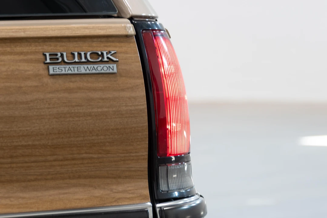 1996 Buick Roadmaster - Image 16 of 31