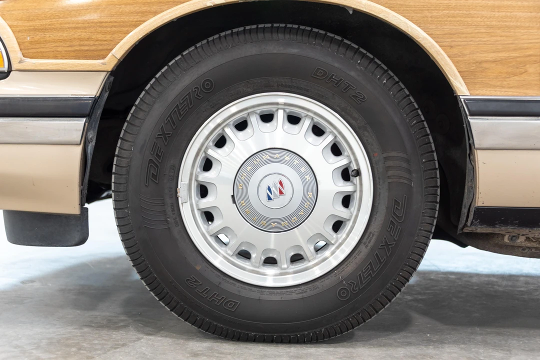 1996 Buick Roadmaster - Image 17 of 31