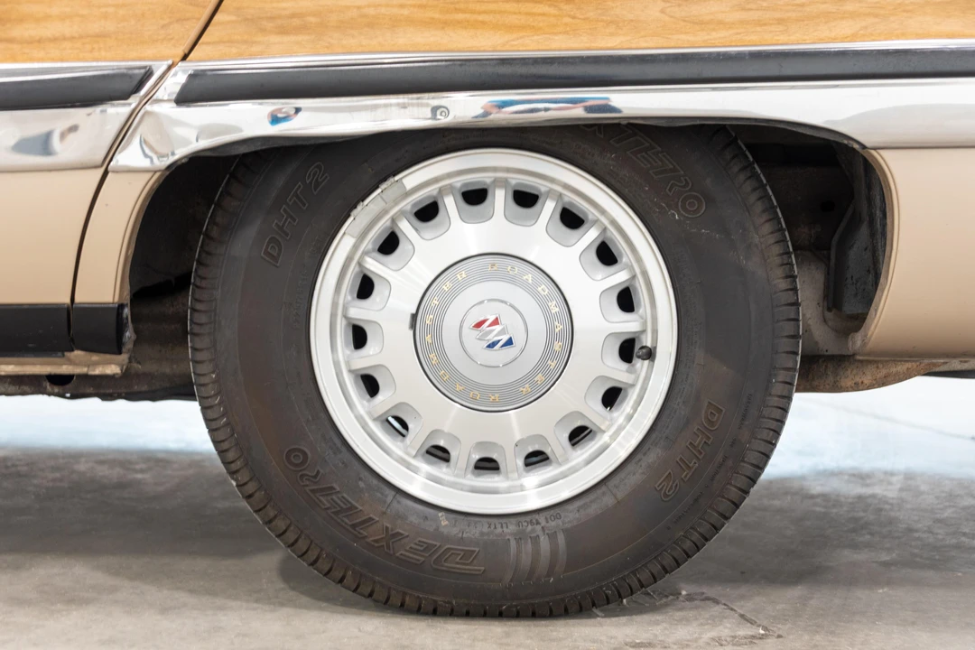 1996 Buick Roadmaster - Image 18 of 31