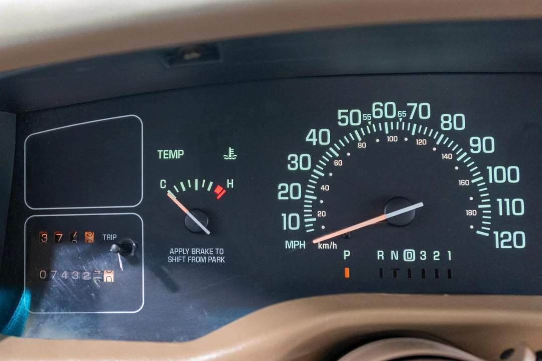 1996 Buick Roadmaster - Image 24 of 31
