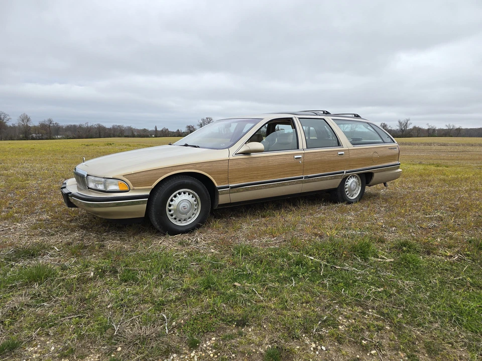 1996 Buick Roadmaster - Image 2 of 31