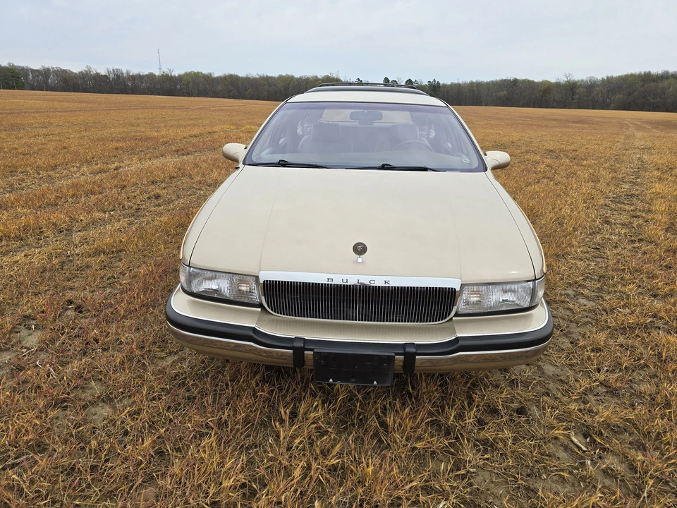 1996 Buick Roadmaster - Image 3 of 31