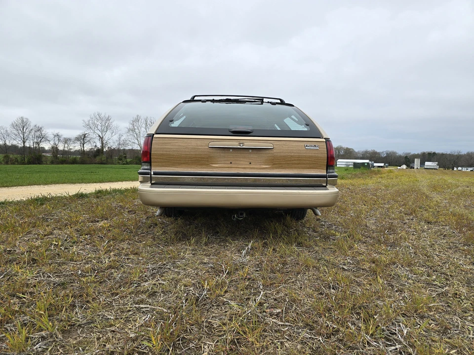 1996 Buick Roadmaster - Image 6 of 31