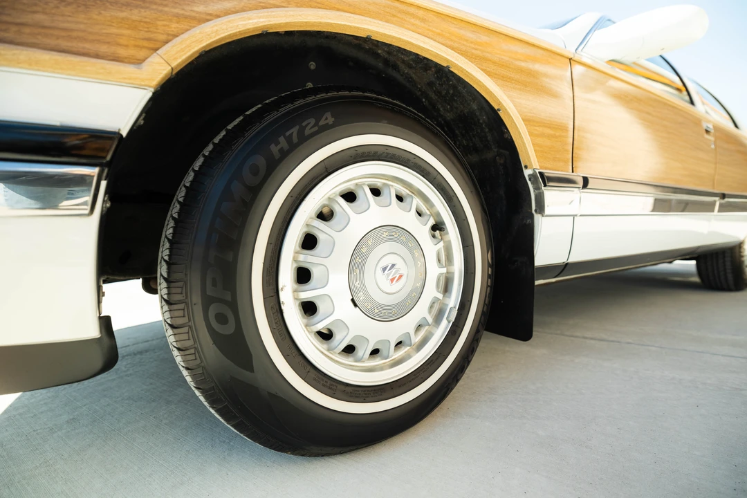 1996 Buick Roadmaster - Image 29 of 31