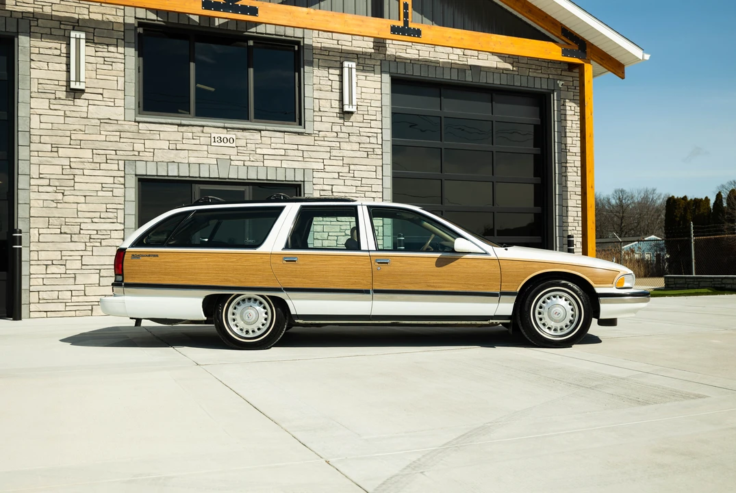 1996 Buick Roadmaster - Image 3 of 31