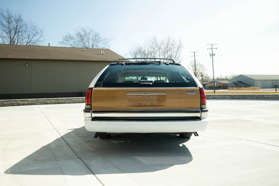 1996 Buick Roadmaster - Image 5 of 31