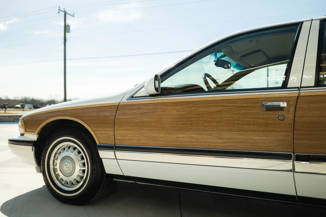 1996 Buick Roadmaster - Image 9 of 31