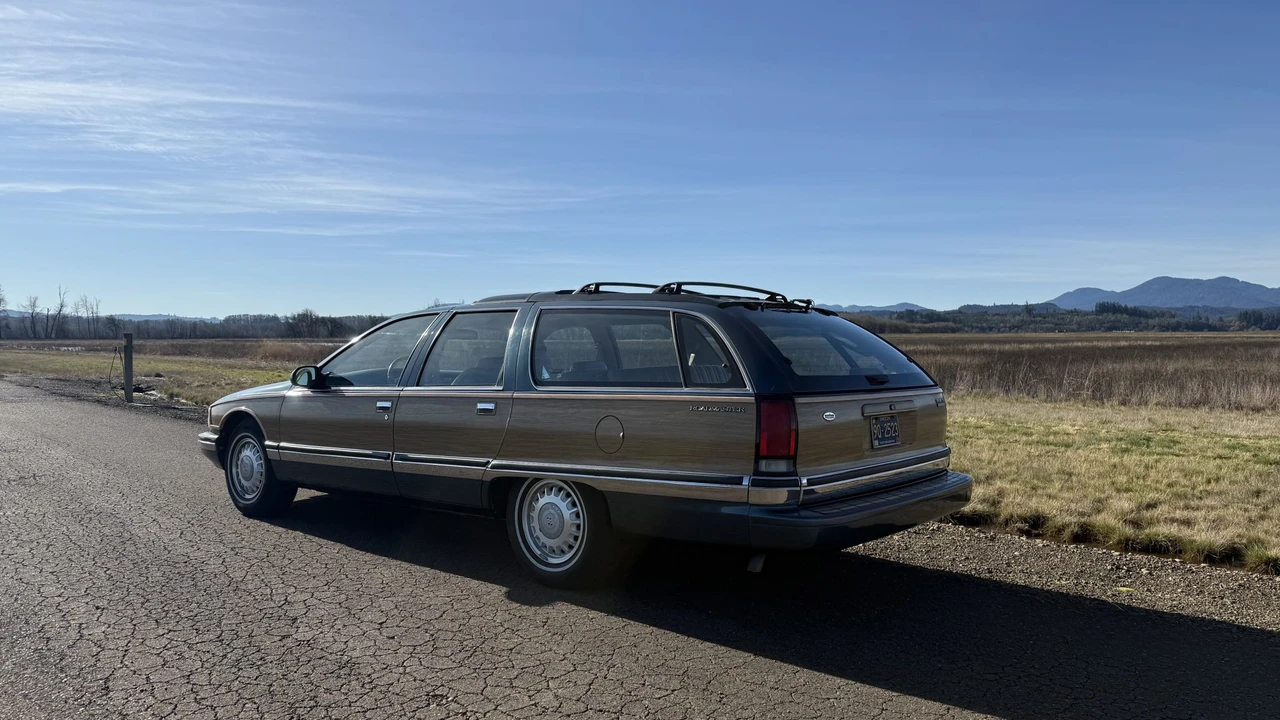 1996 Buick Roadmaster - Image 9 of 31