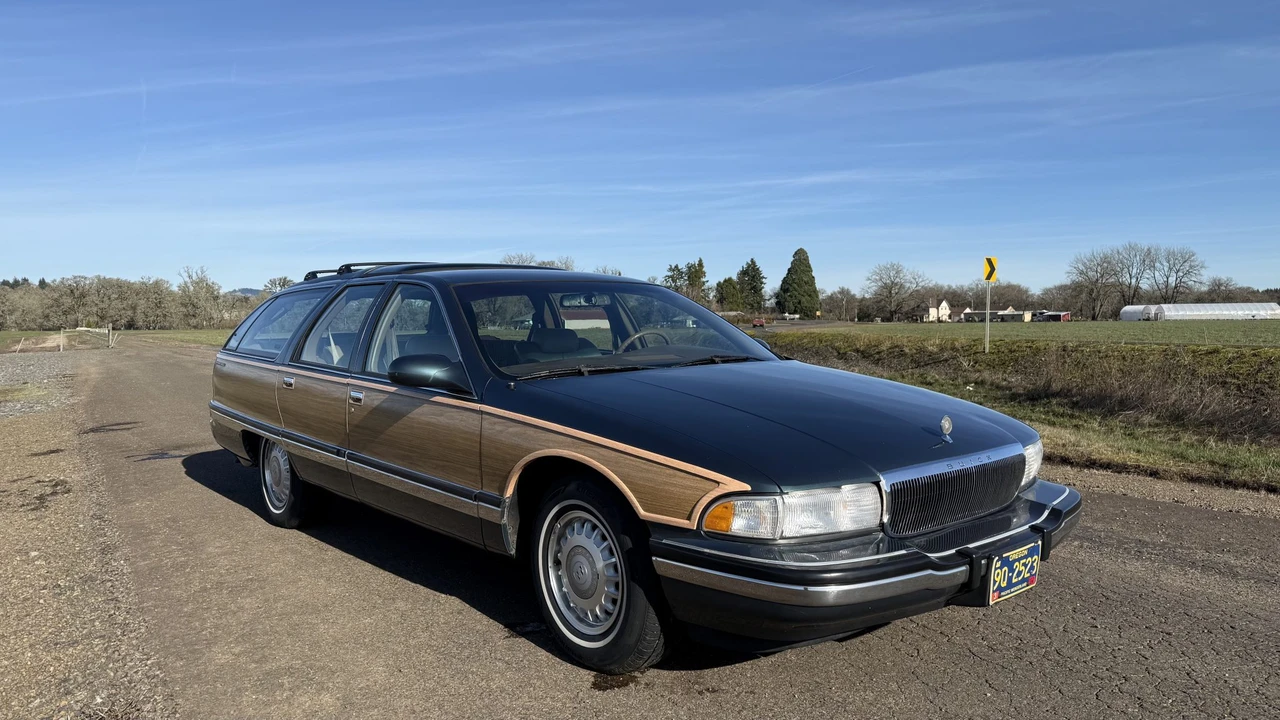 1996 Buick Roadmaster - Image 2 of 31