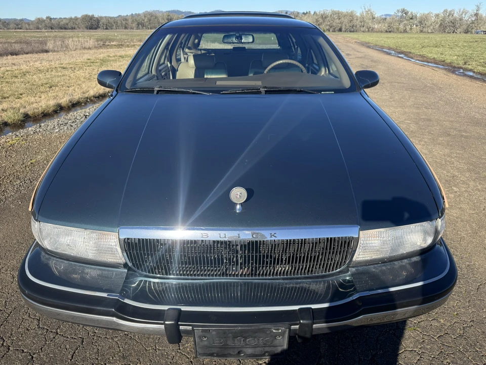 1996 Buick Roadmaster - Image 4 of 31