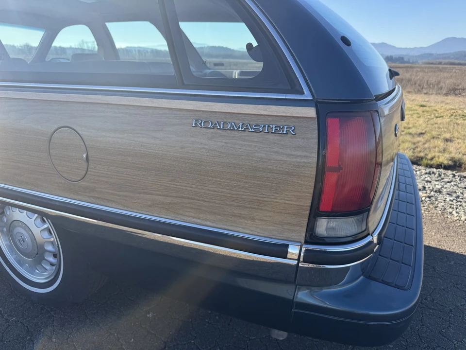 1996 Buick Roadmaster - Image 24 of 31