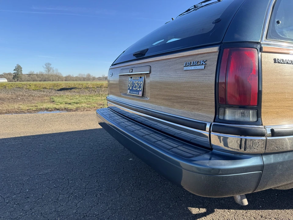 1996 Buick Roadmaster - Image 26 of 31