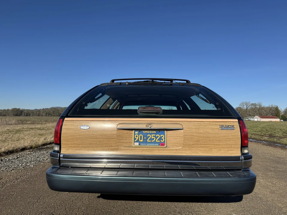 1996 Buick Roadmaster - Image 10 of 31
