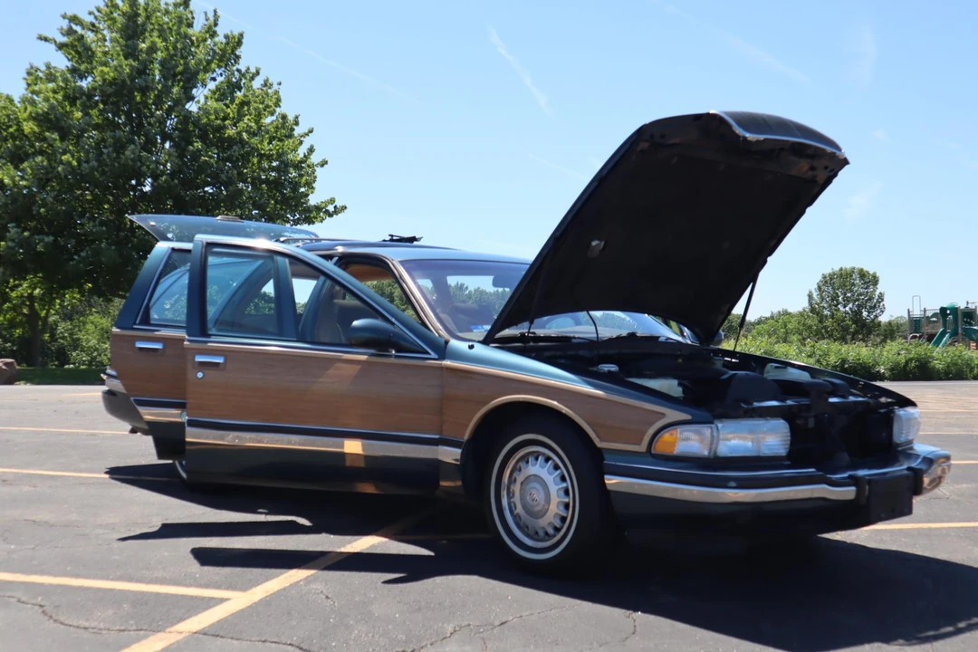 1996 Buick Roadmaster - Image 12 of 31