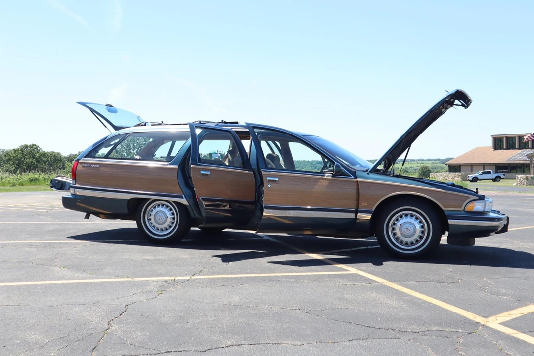 1996 Buick Roadmaster - Image 13 of 31