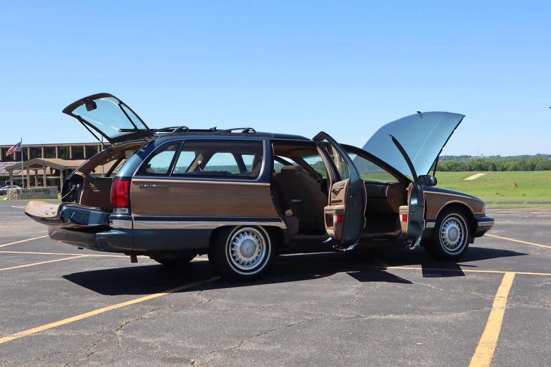 1996 Buick Roadmaster - Image 15 of 31