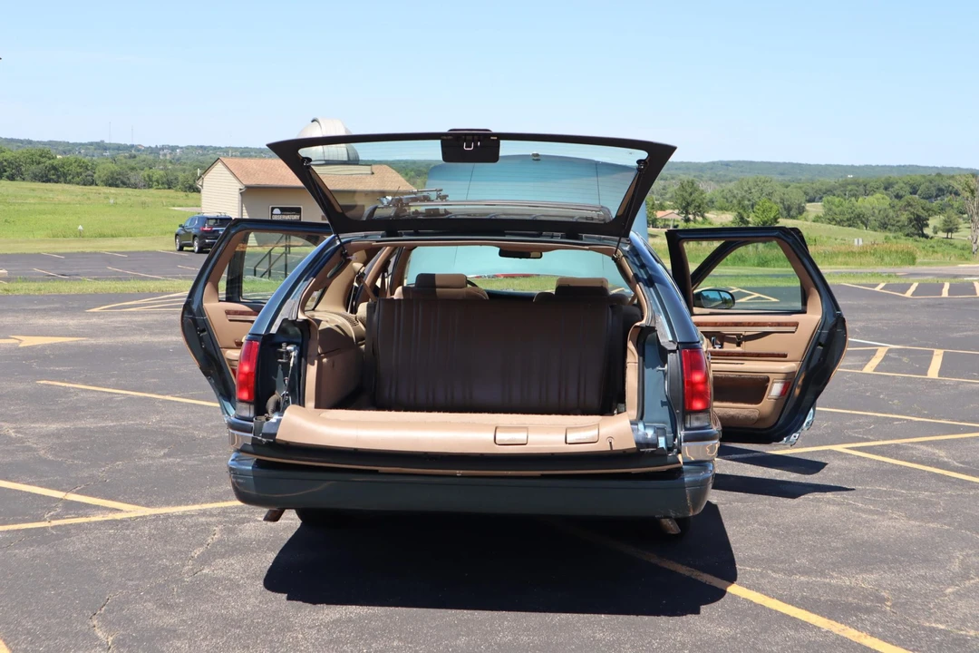 1996 Buick Roadmaster - Image 17 of 31
