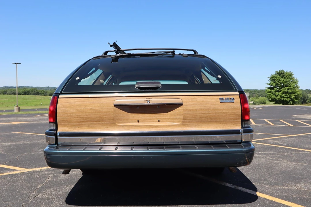 1996 Buick Roadmaster - Image 5 of 31