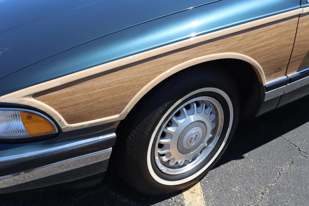 1996 Buick Roadmaster - Image 24 of 31
