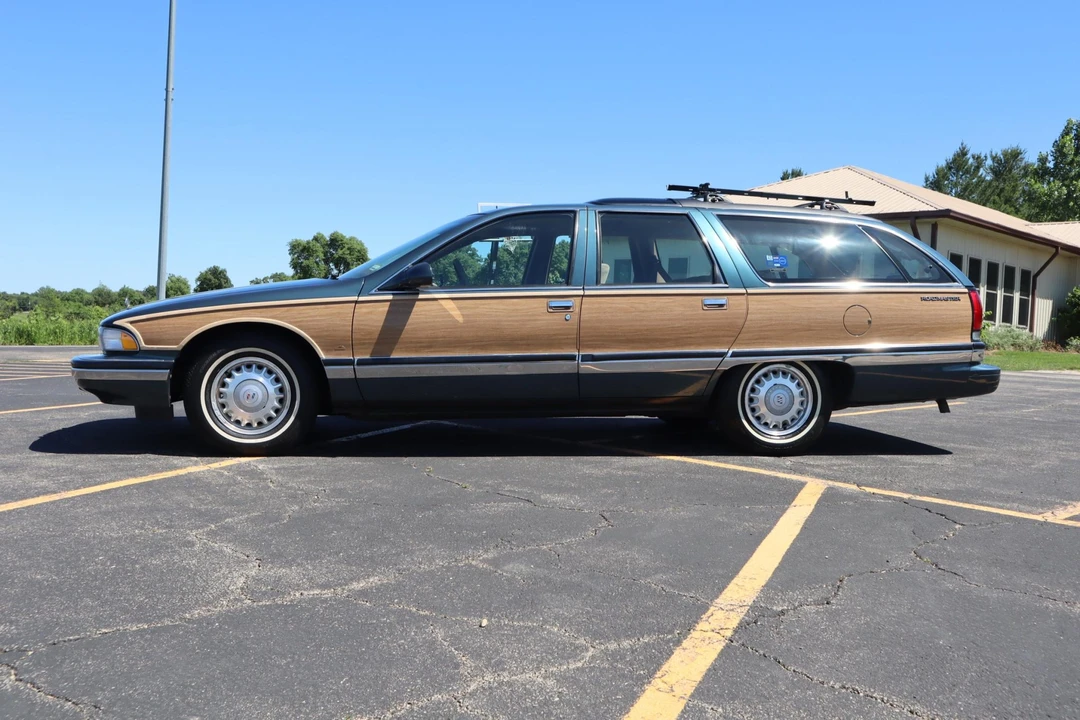 1996 Buick Roadmaster - Image 2 of 31