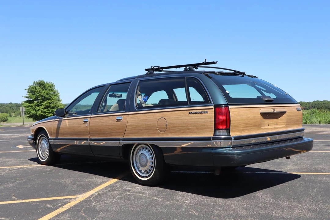 1996 Buick Roadmaster - Image 3 of 31