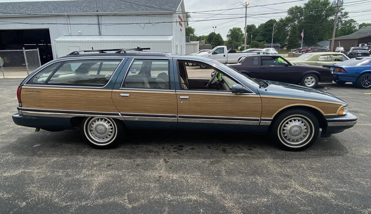 1996 Buick Roadmaster - Image 7 of 31